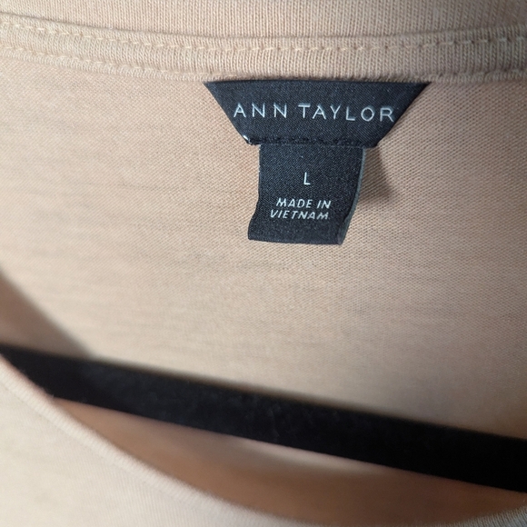 Ann Taylor Beige Long Sleeve Light Sweater With Side Knot - Picture 2 of 2